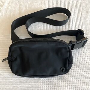 Lululemon Belt Bag - Black